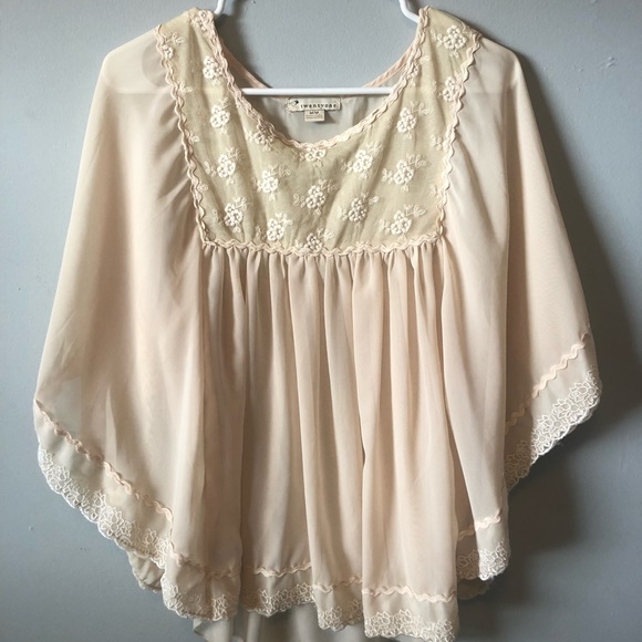 Forever 21 shirt cream colored top! 3/$20! - Picture 1 of 3